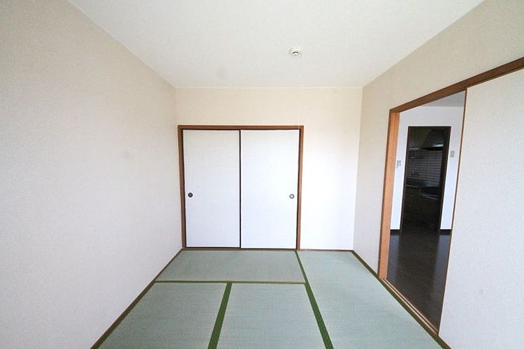 駅前ハウス